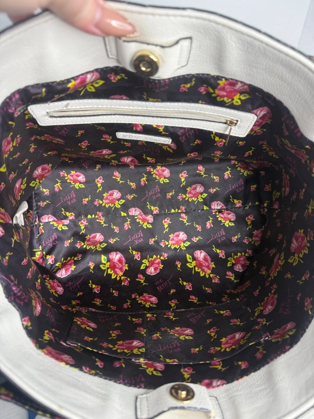 Betsey Johnson Black and white  Heart Bow Hand Bag/Purse Floral Lining - Hearts